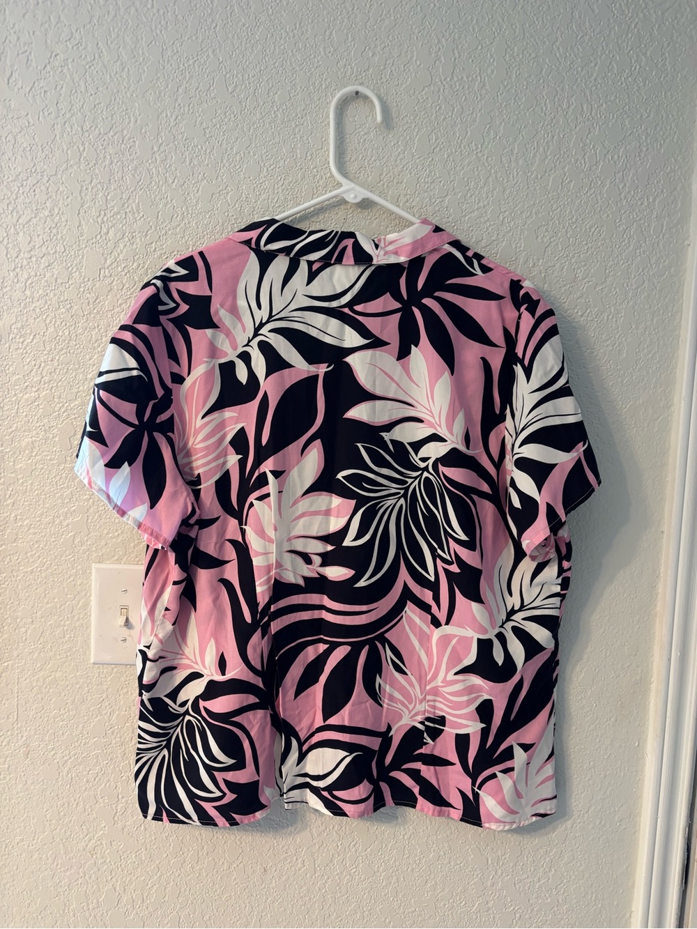 COASTAL COTTAGECORE: Hawaiian Reserve Pink & Black Leaf Resort Blouse XL - Picture 4 of 7